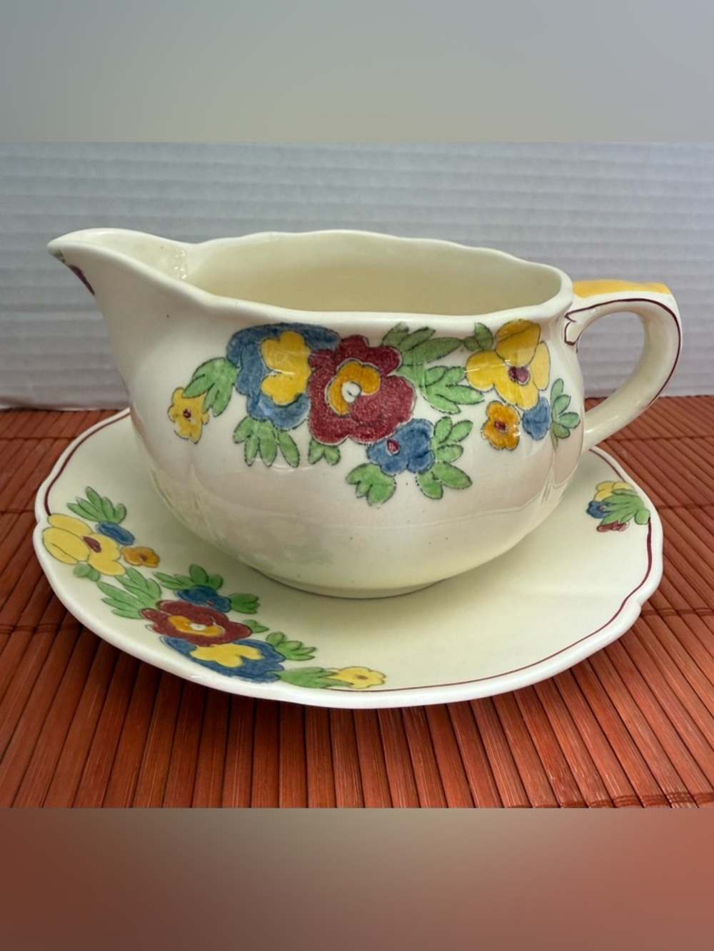 Royal Doulton Minden D5334 Gravy Pitcher with saucer, 1933-1959, EVC
